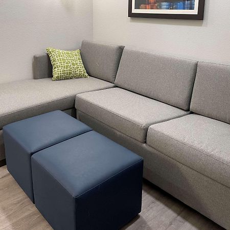 Comfort Suites Cincinnati University - Downtown ภายนอก รูปภาพ