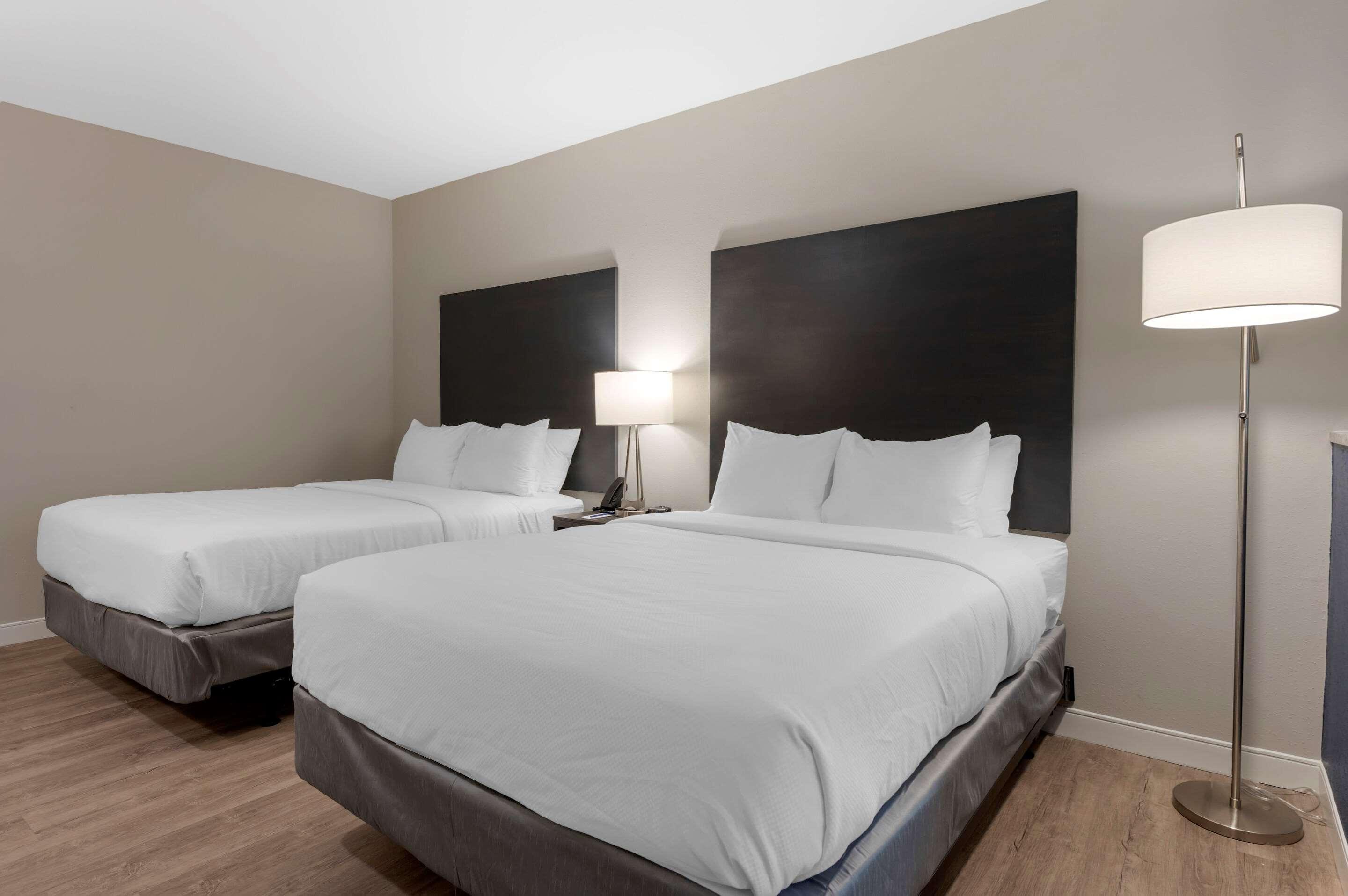 Comfort Suites Cincinnati University - Downtown ภายนอก รูปภาพ