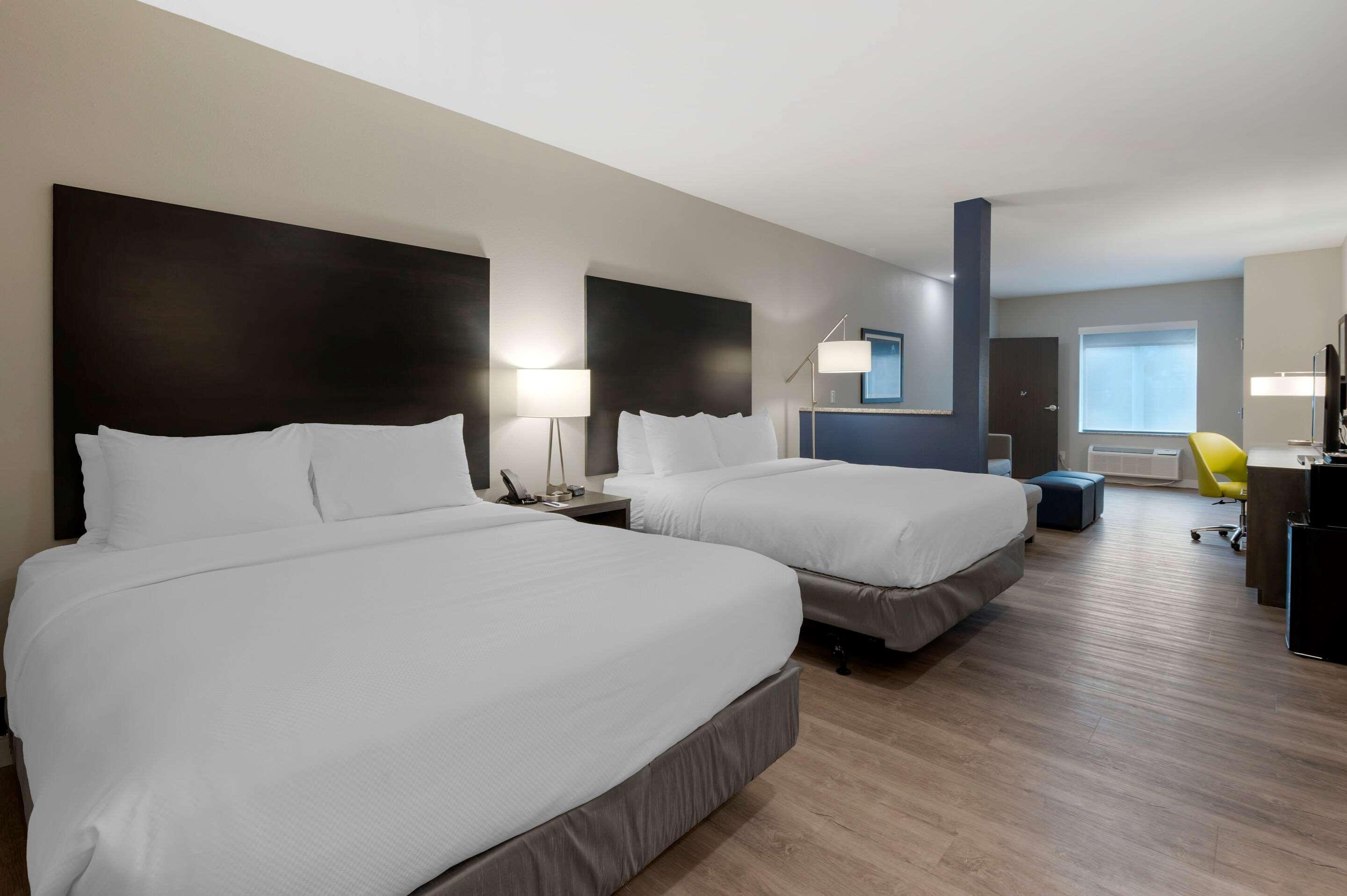 Comfort Suites Cincinnati University - Downtown ภายนอก รูปภาพ