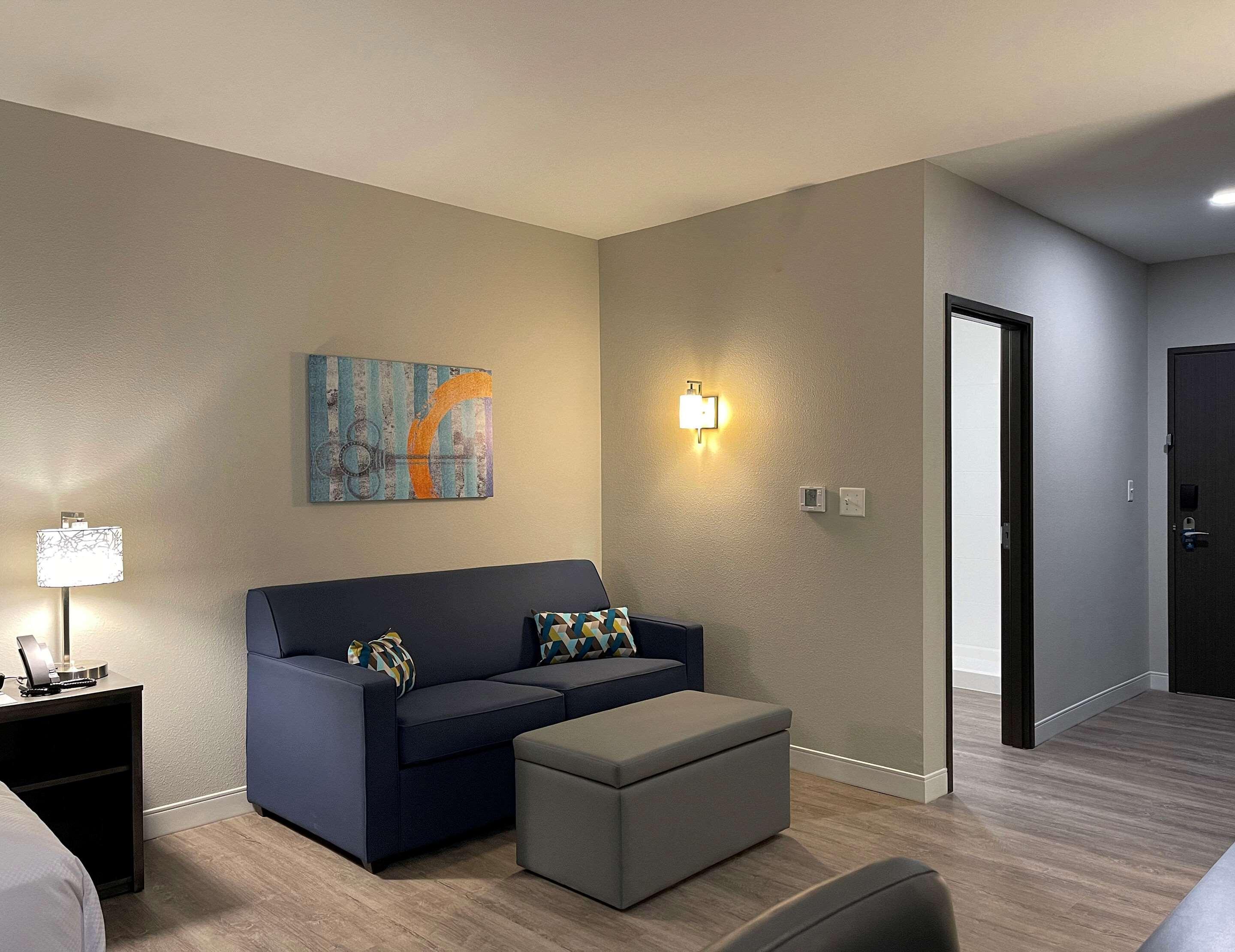 Comfort Suites Cincinnati University - Downtown ภายนอก รูปภาพ