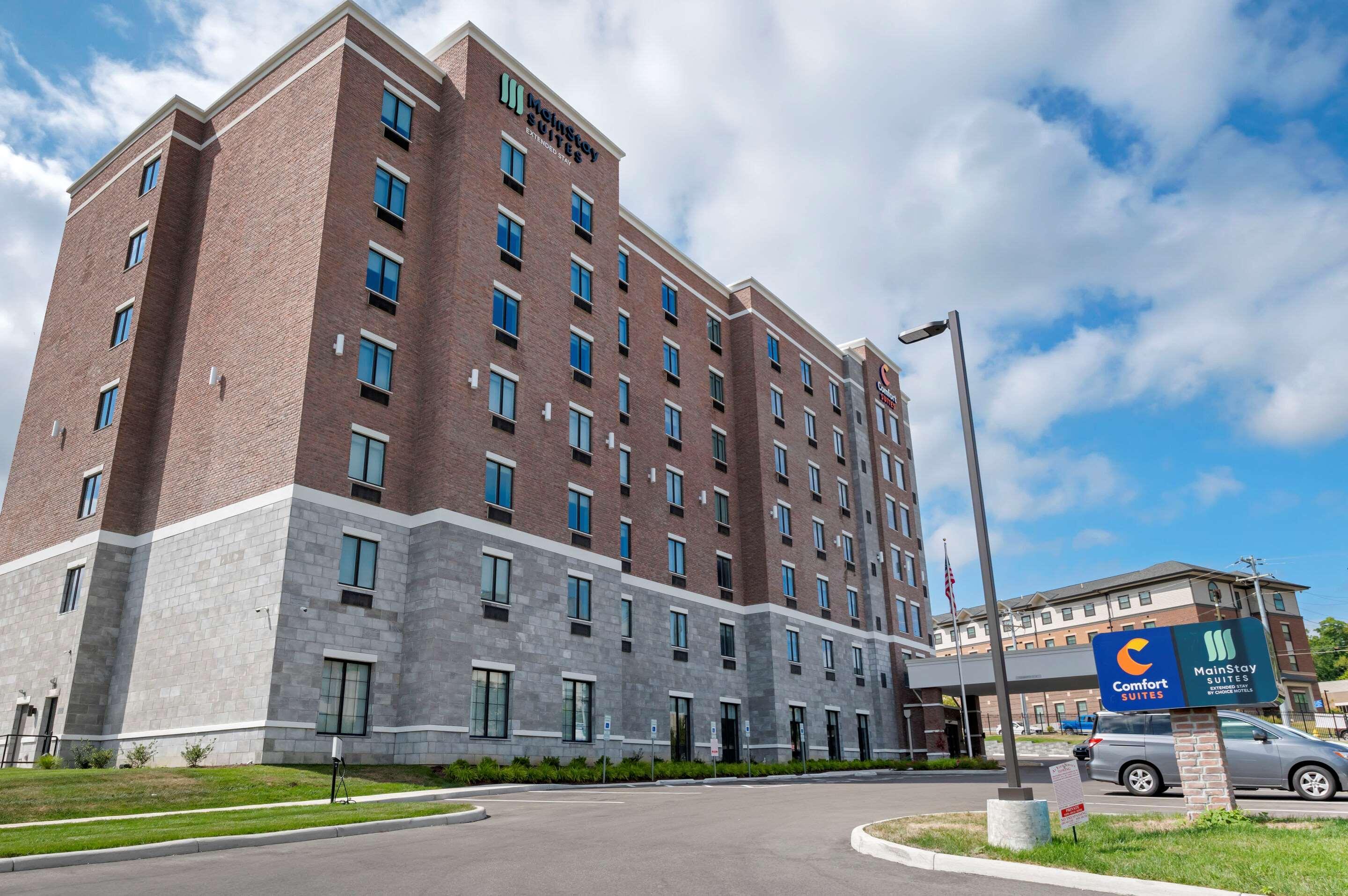 Comfort Suites Cincinnati University - Downtown ภายนอก รูปภาพ