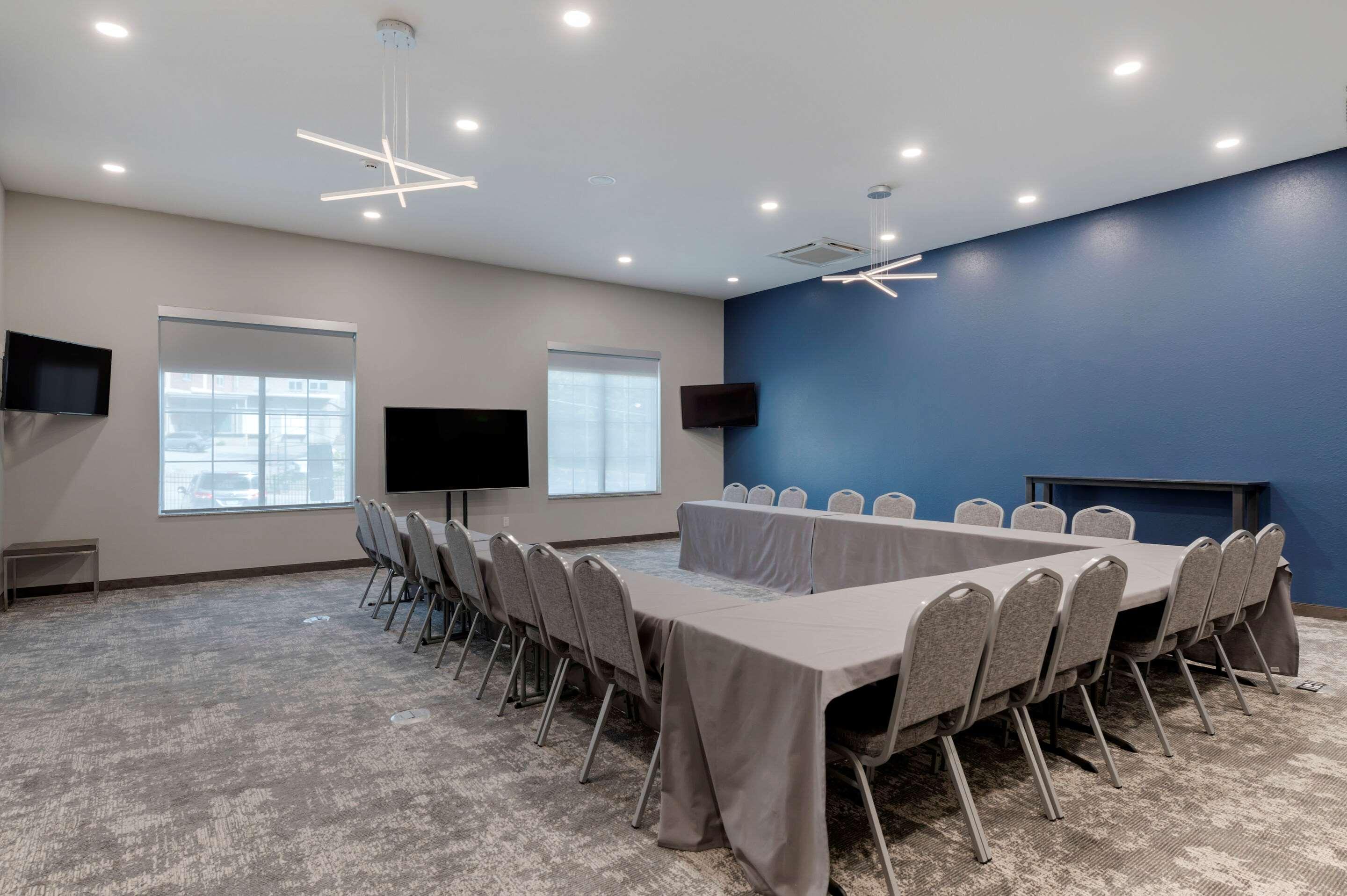 Comfort Suites Cincinnati University - Downtown ภายนอก รูปภาพ