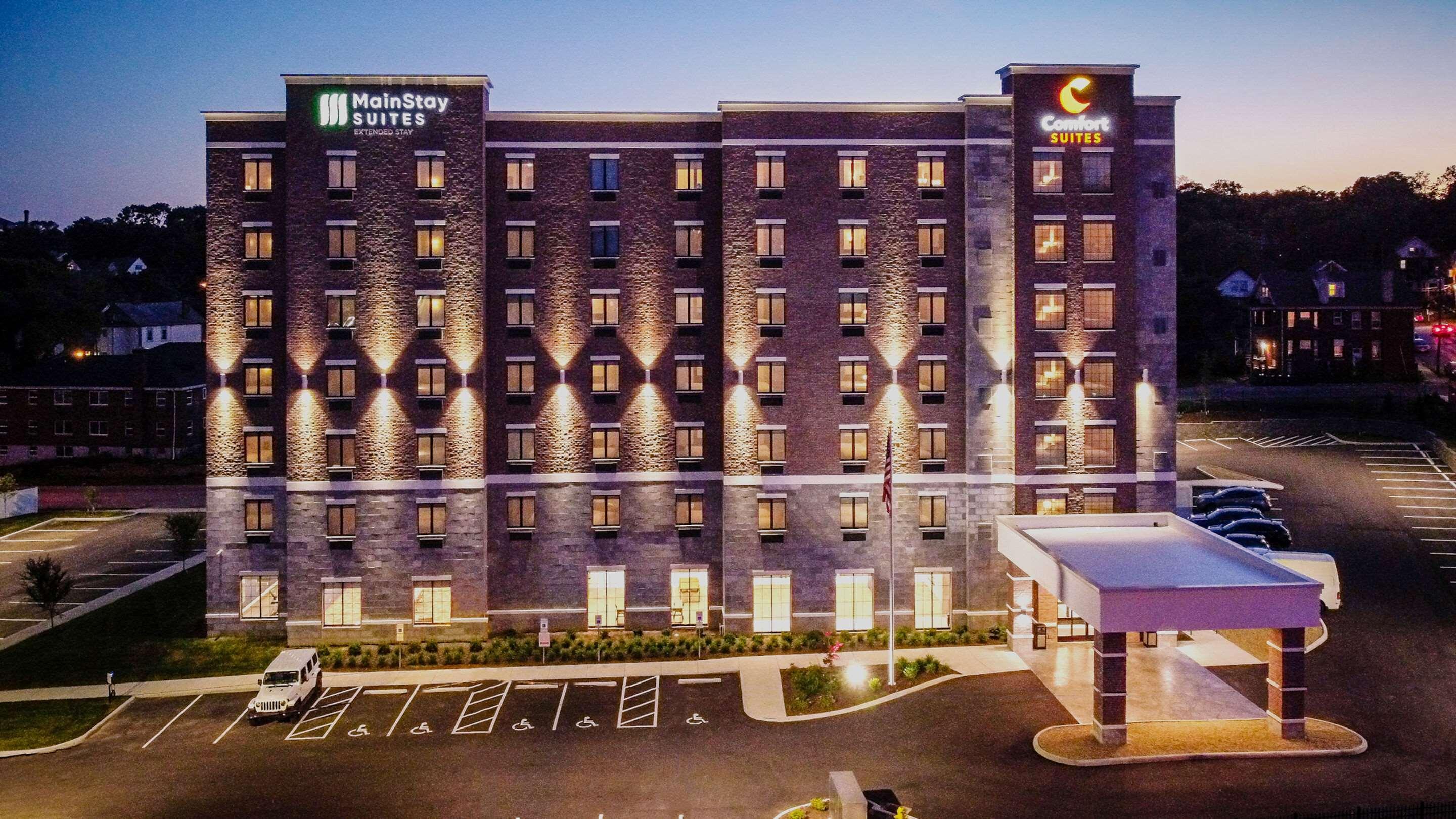 Comfort Suites Cincinnati University - Downtown ภายนอก รูปภาพ