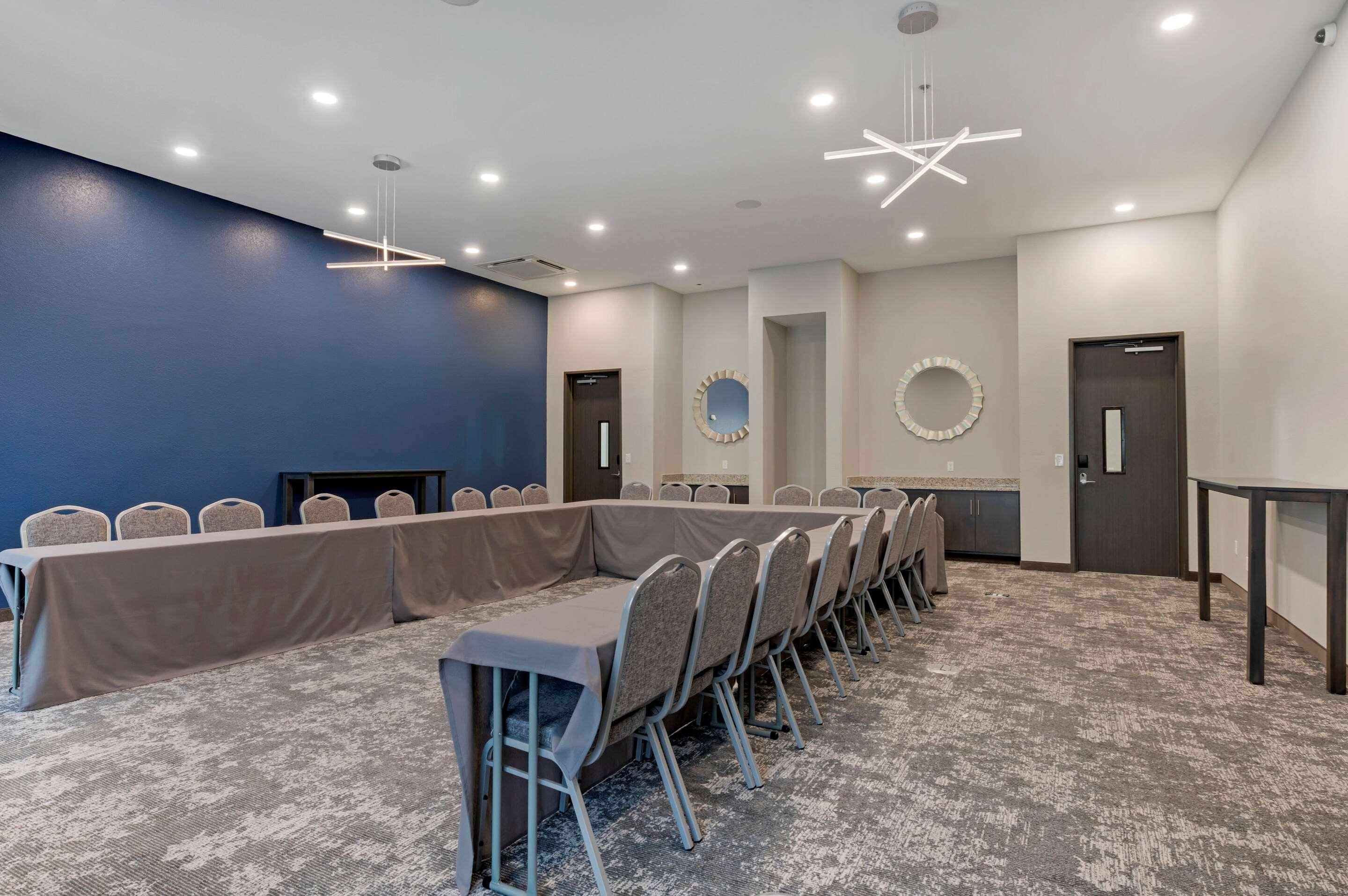 Comfort Suites Cincinnati University - Downtown ภายนอก รูปภาพ